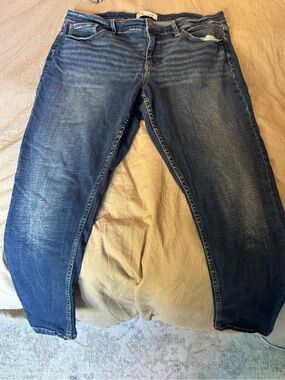 BKE Men's Washed Blue Slim Straight Jeans